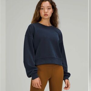 LULULEMON Perfectly Oversized Crop Crew / true navy / size 10 💙💙